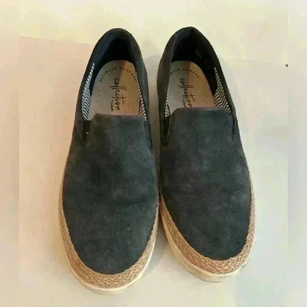 Clarks Marie Pearl Navy Nubuck Slip On Leather Loafers size 6.5M